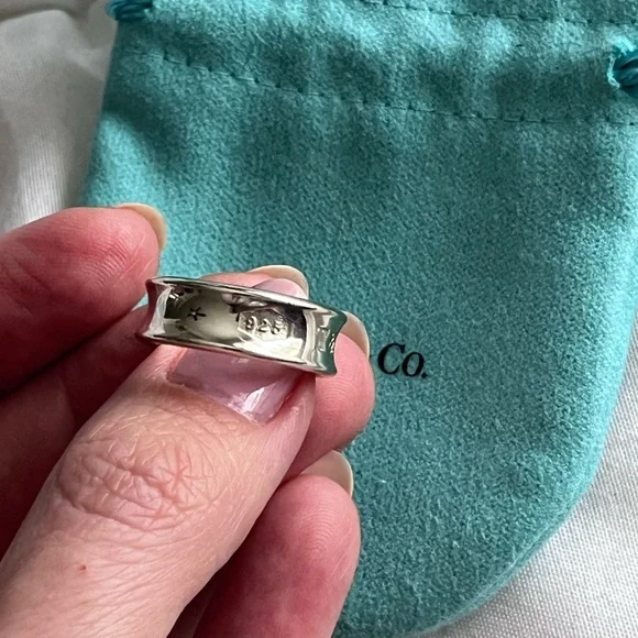 Tiffany 1837® Ring in Silver, Medium width - Picture 11 of 13